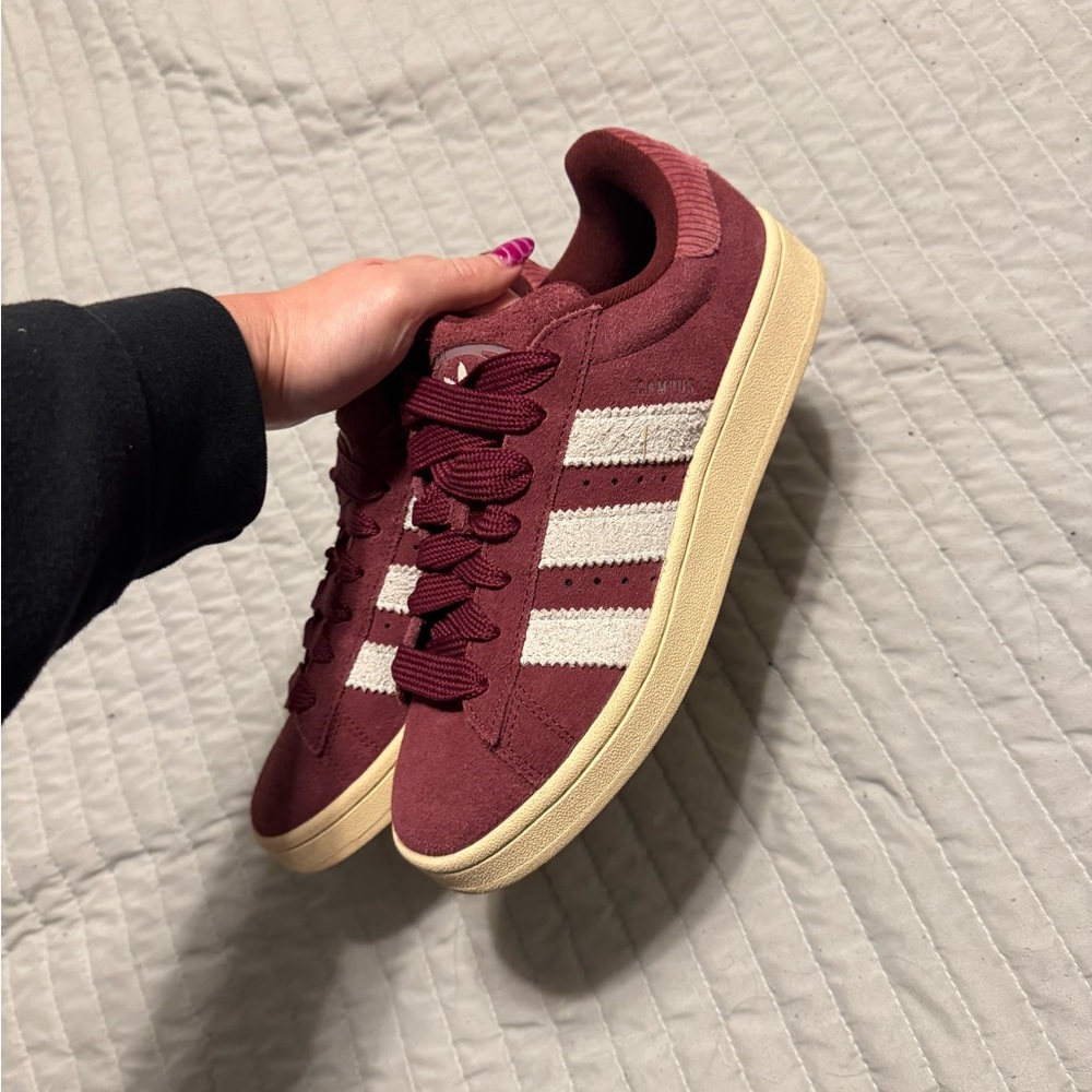 Women’s Adidas campus